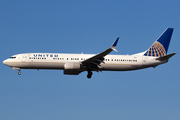 United Airlines Boeing 737-924(ER) (N69833) at  Los Angeles - International, United States