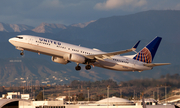 United Airlines Boeing 737-924(ER) (N69835) at  Los Angeles - International, United States