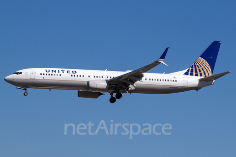 United Airlines Boeing 737-924 (N69839) at  Los Angeles - International, United States