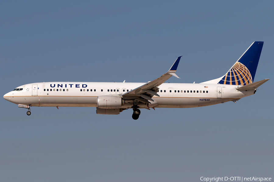 United Airlines Boeing 737-924(ER) (N69840) | Photo 201755