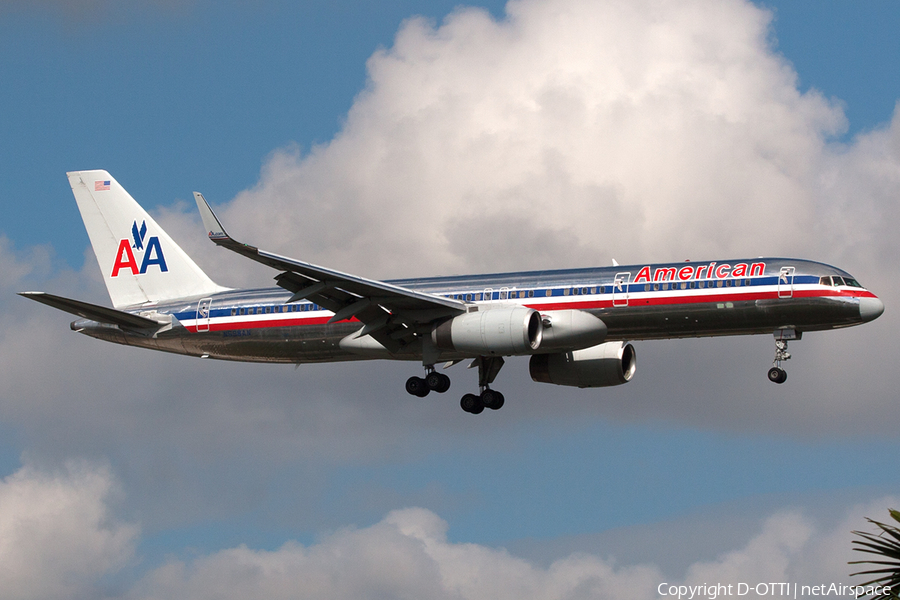 American Airlines Boeing 757-223 (N698AN) | Photo 230356