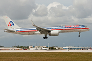 American Airlines Boeing 757-223 (N698AN) at  Miami - International, United States