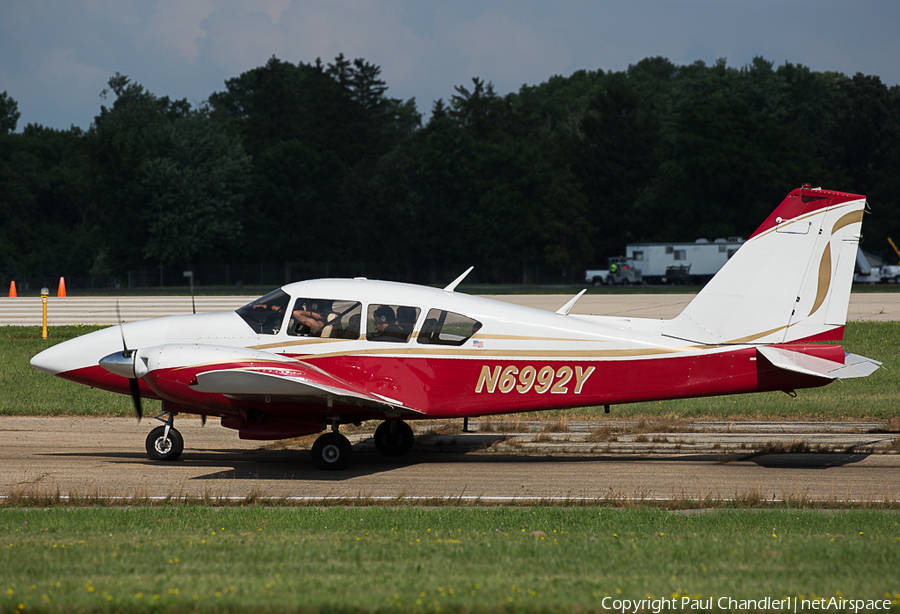 (Private) Piper PA-23-250 Aztec D (N6992Y) | Photo 125657