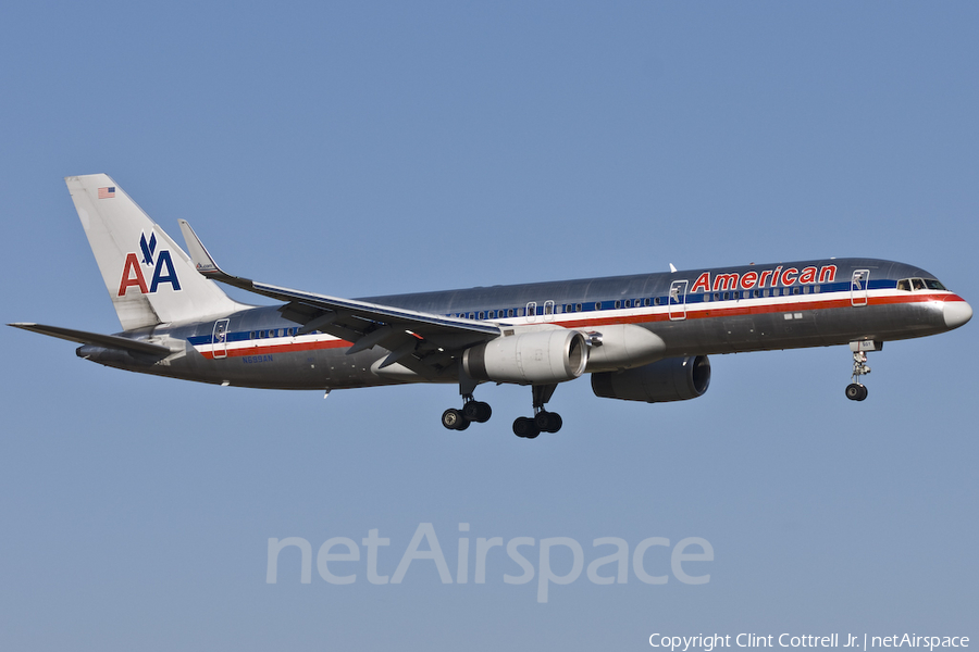 American Airlines Boeing 757-223 (N699AN) | Photo 40907