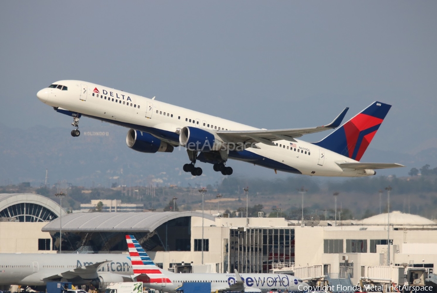 Delta Air Lines Boeing 757-232 (N699DL) | Photo 301337