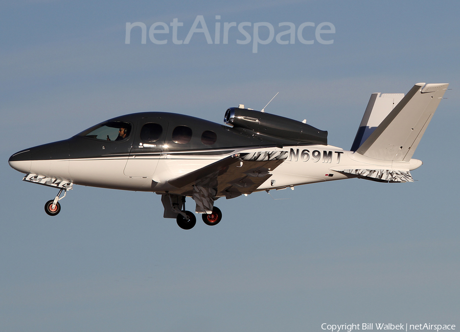 (Private) Cirrus SF50 Vision Jet (N69MT) | Photo 431343