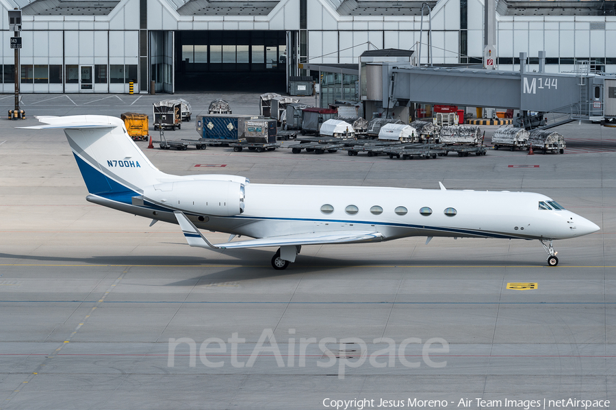 (Private) Gulfstream G-V (N700HA) | Photo 170954