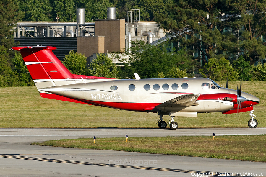 (Private) Beech King Air B200 (N700NA) | Photo 242292