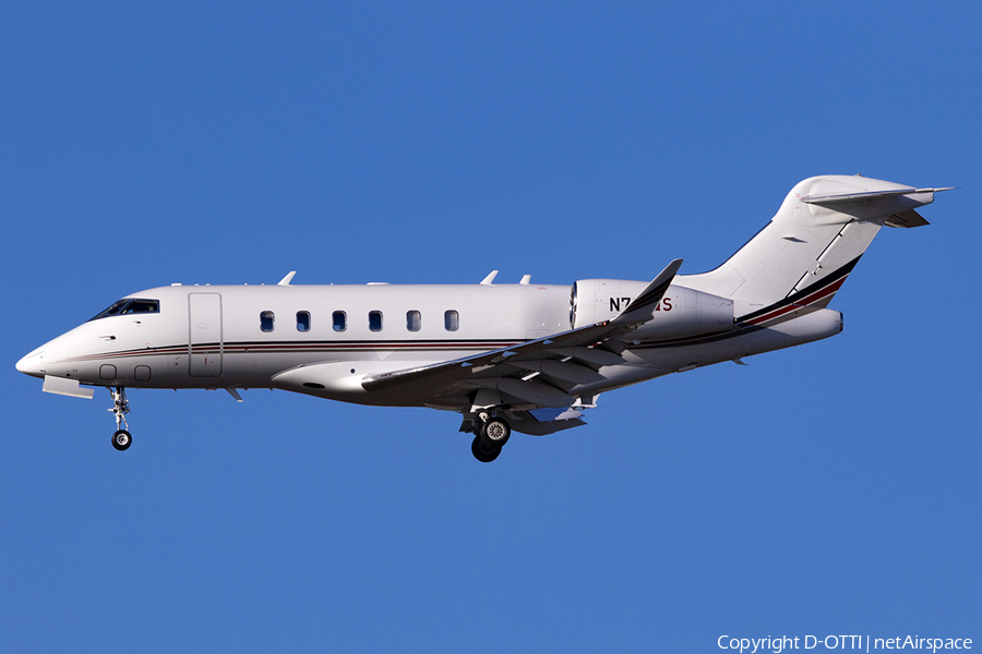 NetJets Bombardier BD-100-1A10 Challenger 350 (N701QS) | Photo 540181