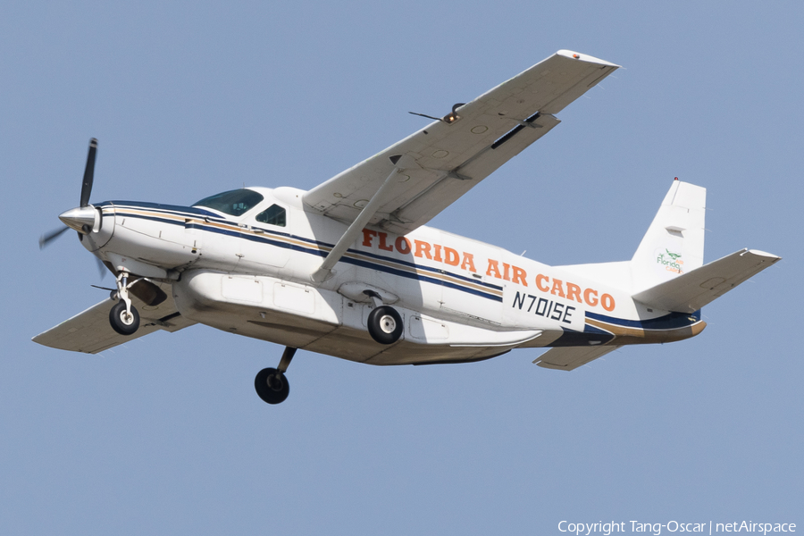 Florida Air Cargo Cessna 208B Super Cargomaster (N701SE) | Photo 604874