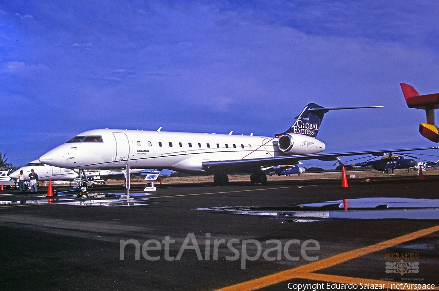 Bombardier Aerospace Bombardier BD-700-1A10 Global Express (N701WH) | Photo 266166