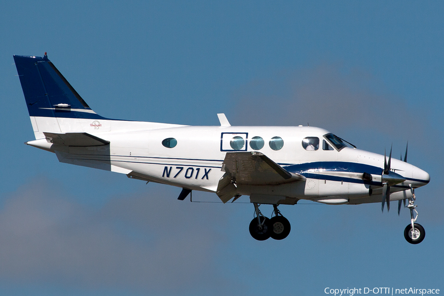 (Private) Beech E90 King Air (N701X) | Photo 233097