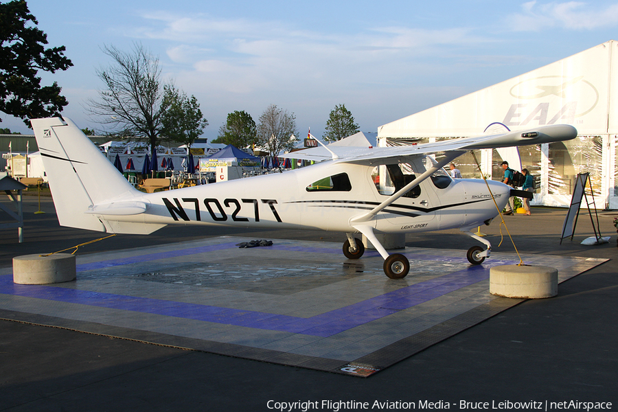 EAA Aviation Foundation Cessna 162 Skycatcher (N7027T) | Photo 164164