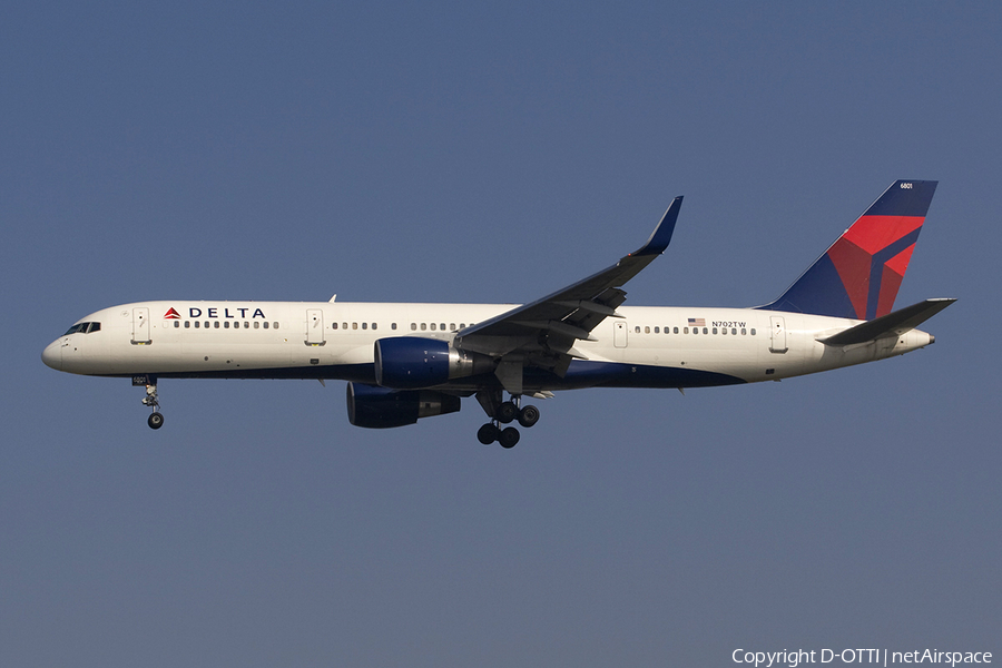 Delta Air Lines Boeing 757-2Q8 (N702TW) | Photo 279403