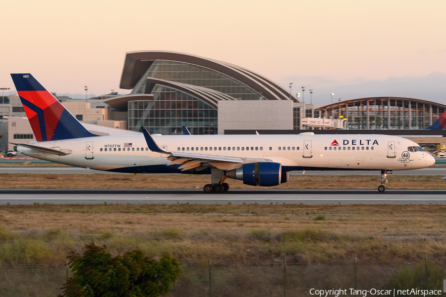 Delta Air Lines Boeing 757-2Q8 (N702TW) | Photo 489543