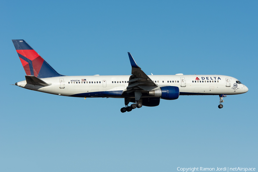 Delta Air Lines Boeing 757-2Q8 (N702TW) | Photo 352232