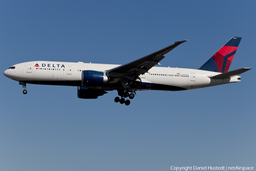 Delta Air Lines Boeing 777-232(LR) (N703DN) | Photo 446827