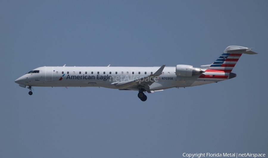 American Eagle (SkyWest Airlines) Bombardier CRJ-701ER (N703SK) | Photo 294061