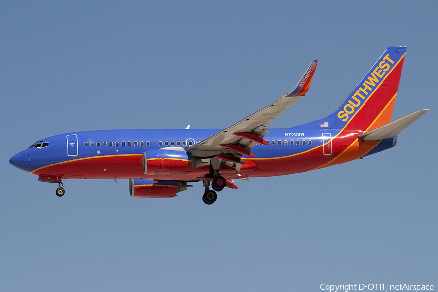 Southwest Airlines Boeing 737-7H4 (N703SW) | Photo 178354