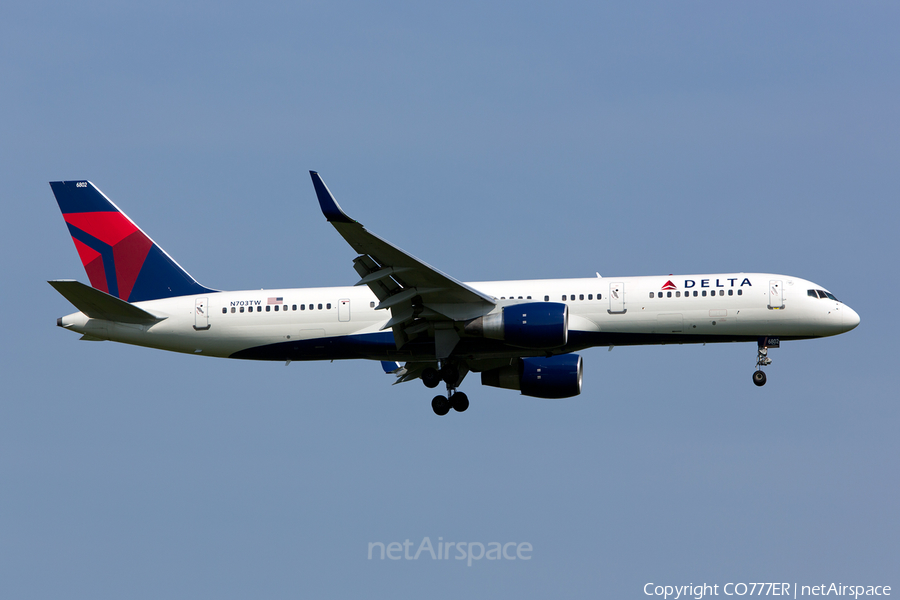 Delta Air Lines Boeing 757-2Q8 (N703TW) | Photo 28190
