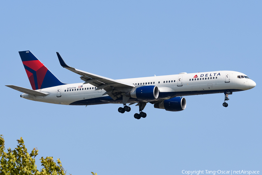 Delta Air Lines Boeing 757-2Q8 (N703TW) | Photo 566930