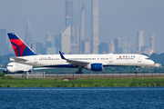 Delta Air Lines Boeing 757-2Q8 (N703TW) at  New York - John F. Kennedy International, United States