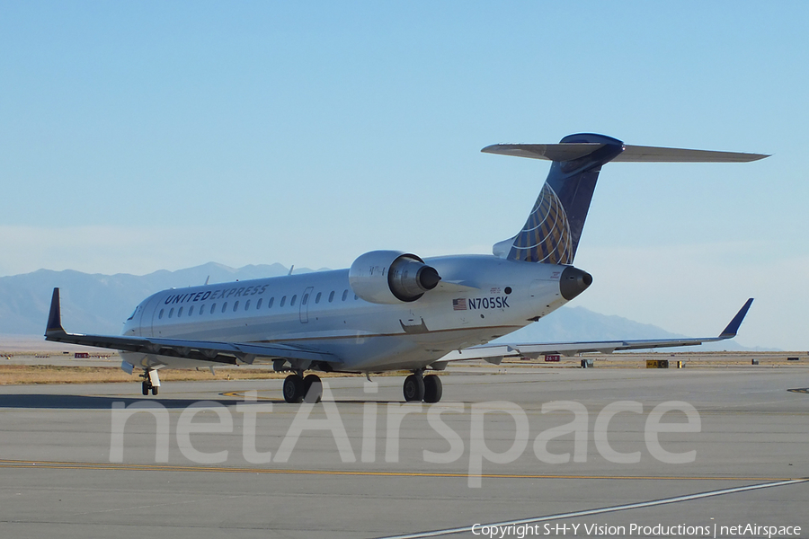 United Express (SkyWest Airlines) Bombardier CRJ-701ER (N705SK) | Photo 13404