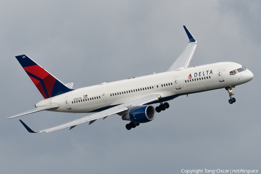 Delta Air Lines Boeing 757-231 (N705TW) | Photo 521674