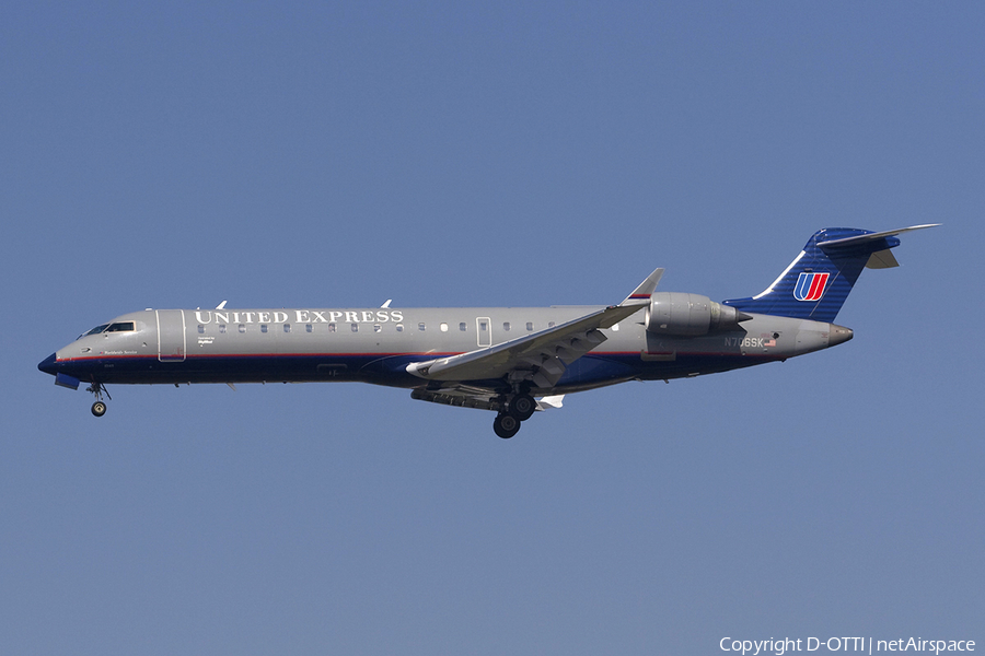 United Express (SkyWest Airlines) Bombardier CRJ-701ER (N706SK) | Photo 279464