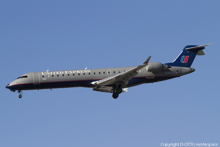 United Express (SkyWest Airlines) Bombardier CRJ-701ER (N706SK) | Photo 337354