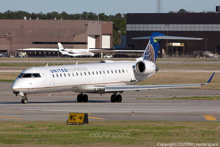United Express (SkyWest Airlines) Bombardier CRJ-701ER (N707SK) | Photo 54373