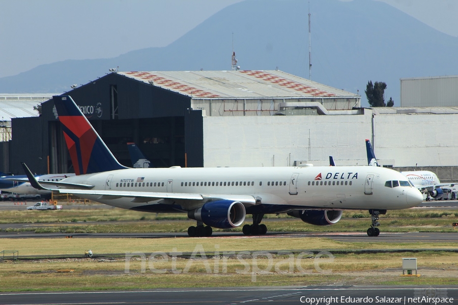 Delta Air Lines Boeing 757-2Q8 (N707TW) | Photo 181306