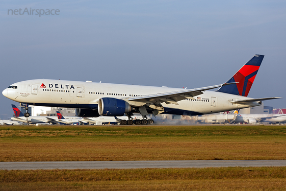 Delta Air Lines Boeing 777-232(LR) (N708DN) at  Atlanta - Hartsfield-Jackson International, United States