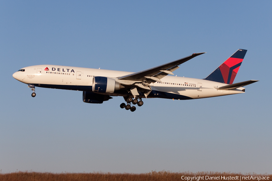 Delta Air Lines Boeing 777-232(LR) (N708DN) | Photo 444947