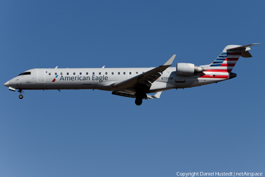 American Eagle (SkyWest Airlines) Bombardier CRJ-701ER (N708SK) | Photo 449941