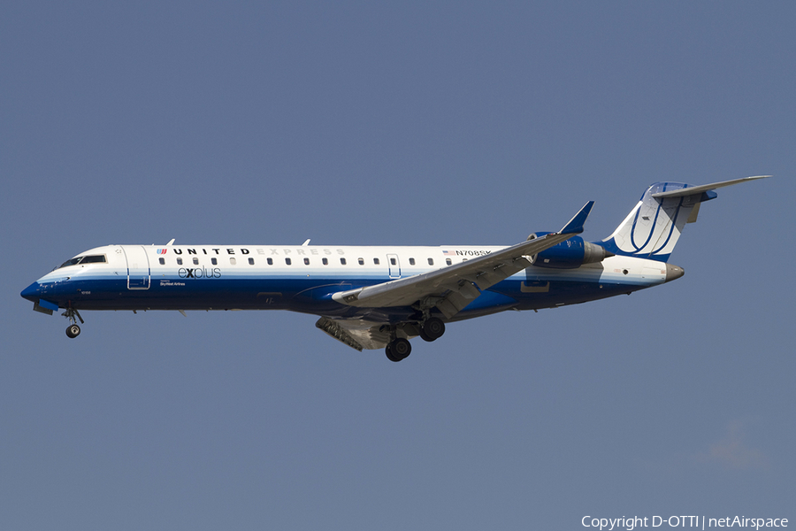 United Express (SkyWest Airlines) Bombardier CRJ-701ER (N708SK) | Photo 338372