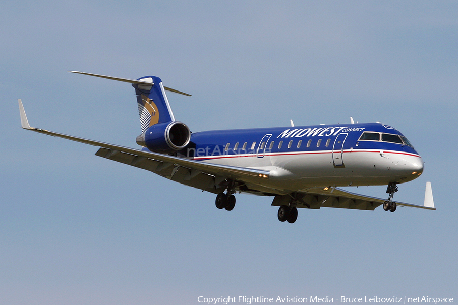 Midwest Connect (SkyWest Airlines) Bombardier CRJ-200ER (N709BR) | Photo 150712