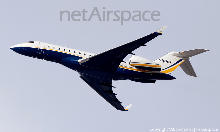 (Private) Bombardier BD-700-1A10 Global Express XRS (N709DS) | Photo 98745