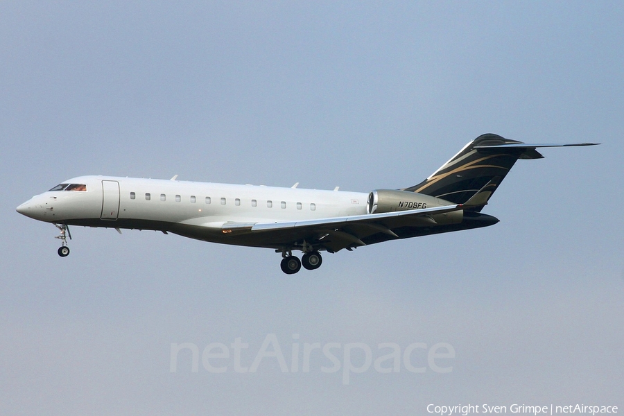 (Private) Bombardier BD-700-1A10 Global Express XRS (N709FG) | Photo 23061