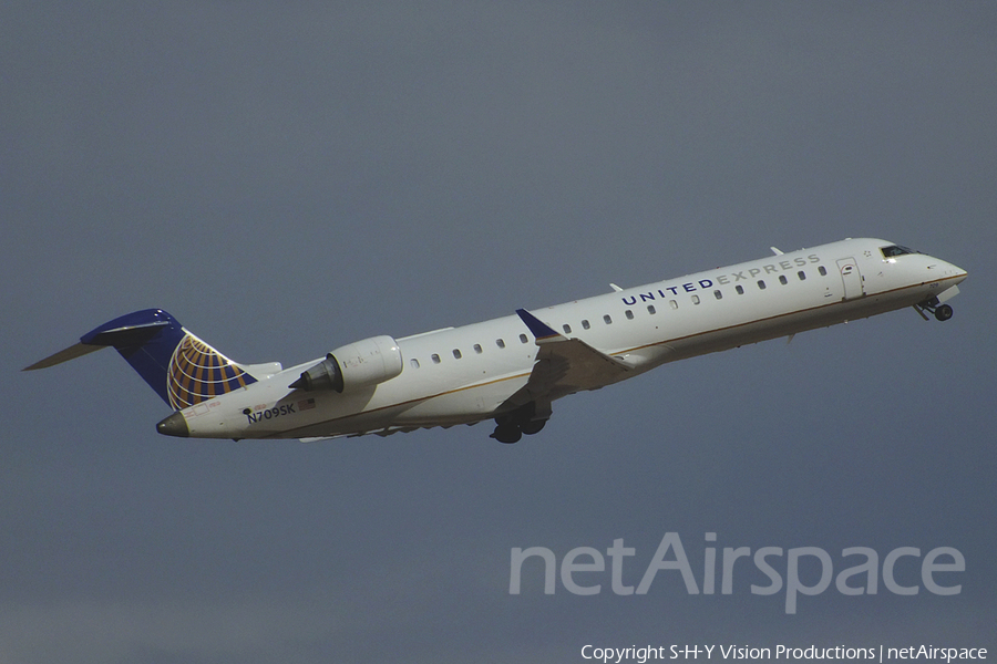 United Express (SkyWest Airlines) Bombardier CRJ-701ER (N709SK) | Photo 26825