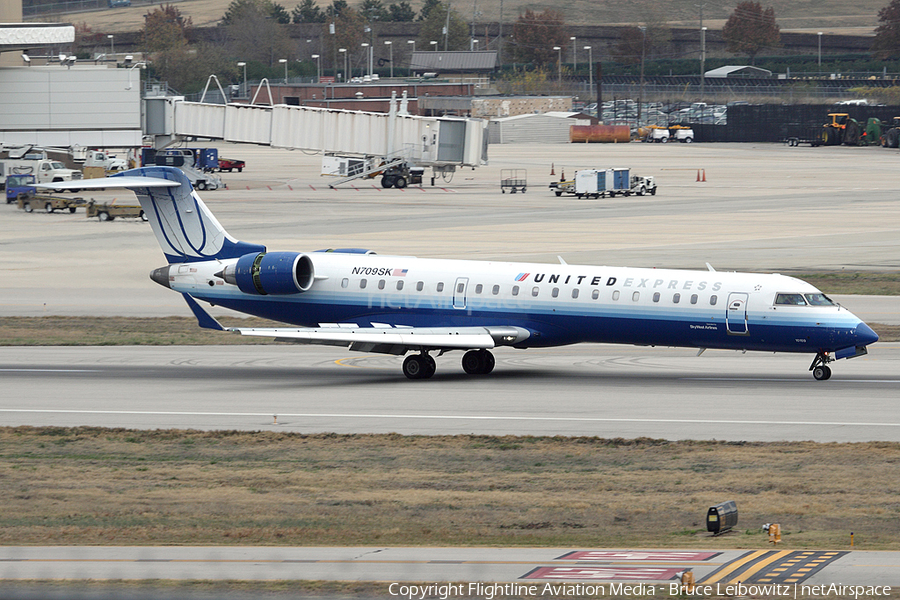 United Express (SkyWest Airlines) Bombardier CRJ-701ER (N709SK) | Photo 150375