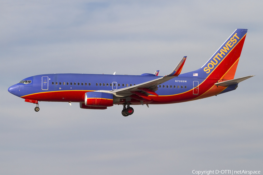 Southwest Airlines Boeing 737-7H4 (N709SW) | Photo 425762