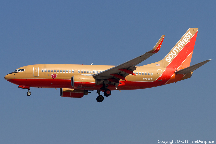 Southwest Airlines Boeing 737-7H4 (N709SW) | Photo 182998