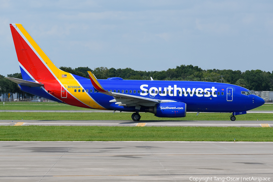 Southwest Airlines Boeing 737-7H4 (N709SW) | Photo 660984