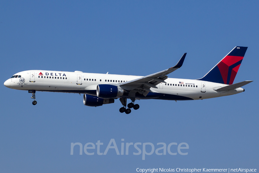 Delta Air Lines Boeing 757-2Q8 (N709TW) | Photo 100412