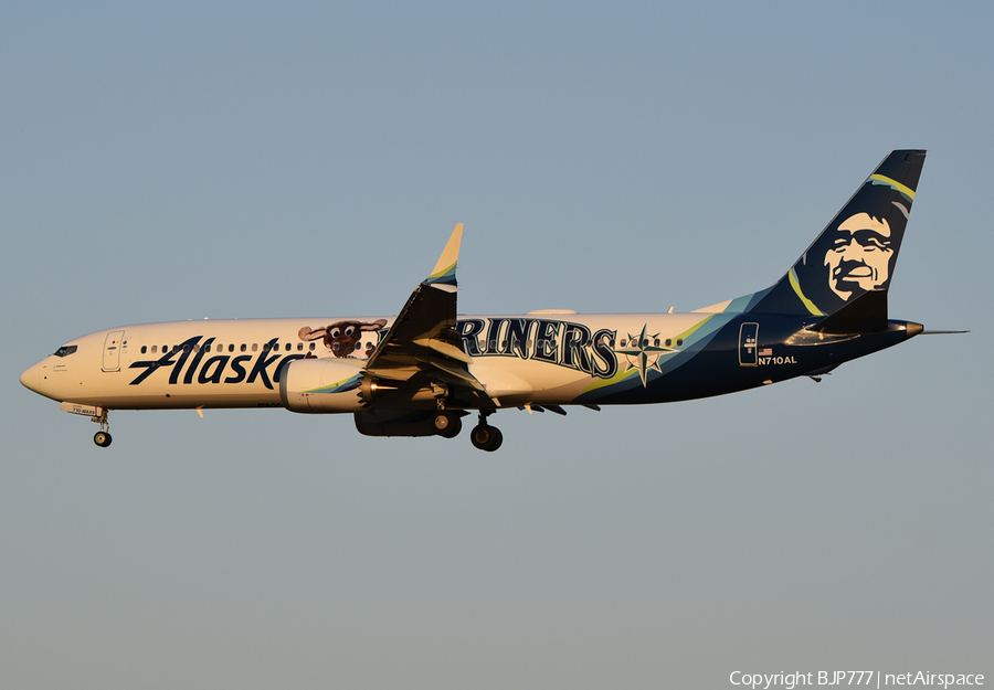 Alaska Airlines Boeing 737-9 MAX (N710AL) | Photo 646990