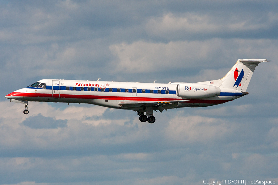 American Eagle Embraer ERJ-135LR (N710TB) | Photo 259926