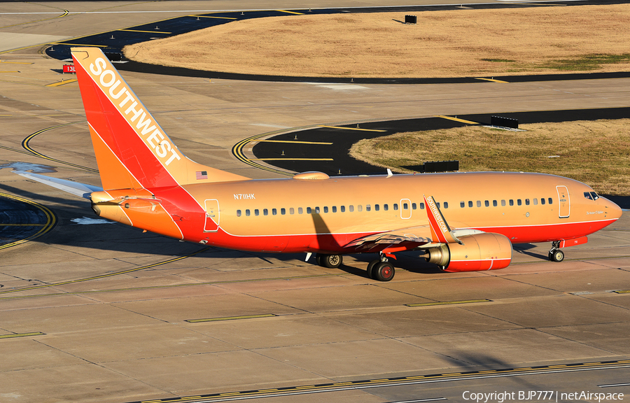 Southwest Airlines Boeing 737-7H4 (N711HK) | Photo 283808