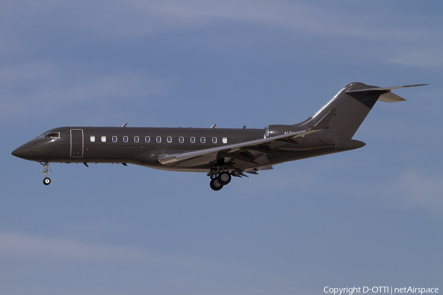 (Private) Bombardier BD-700-1A10 Global Express (N711MC) | Photo 425483