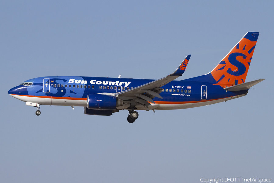 Sun Country Airlines Boeing 737-73V (N711SY) | Photo 425018